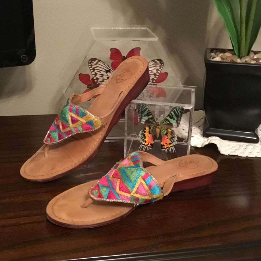 Z & L - Vibrant Multicolor Embroidered Wedge Sandals - Picture 3 of 6